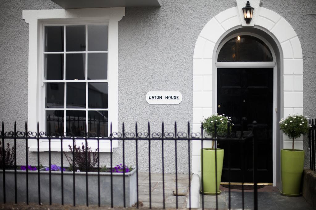 Eaton House Hotel Pembroke Exterior photo